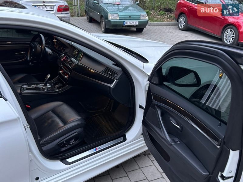 Седан BMW 5 Series 2015 в Львові