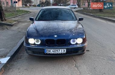 Седан BMW 5 Series 2000 в Ровно