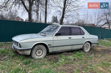 Седан BMW 5 Series 1987 в Черновцах