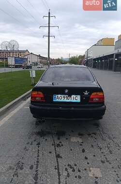 Седан BMW 5 Series 2001 в Мукачевому