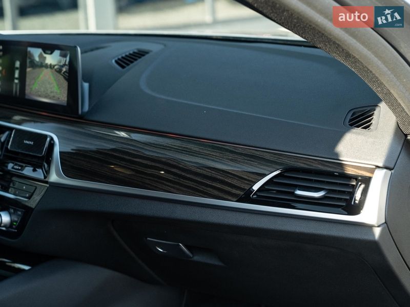 Седан BMW 5 Series 2018 в Чернівцях