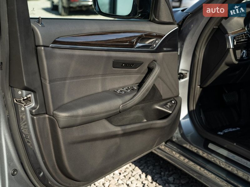 Седан BMW 5 Series 2018 в Чернівцях