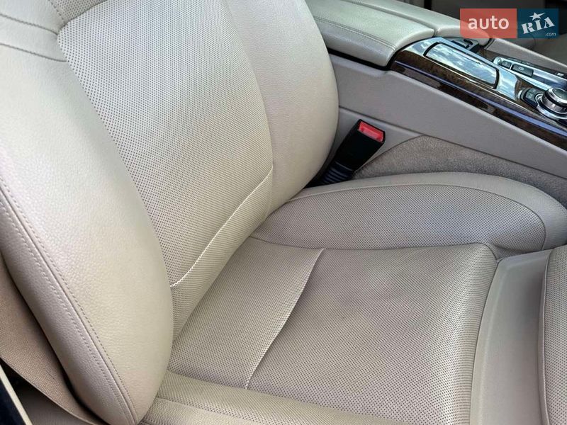 Седан BMW 5 Series 2012 в Кривому Розі