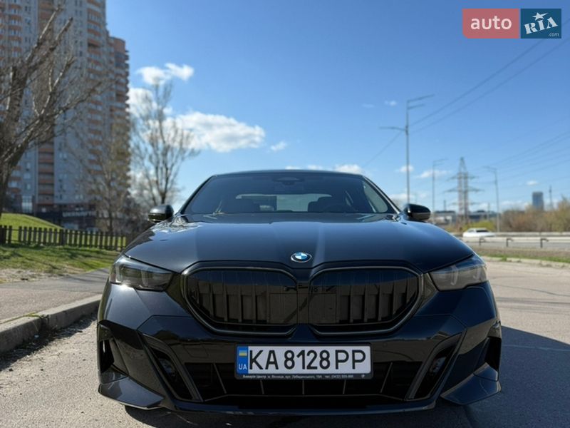 Седан BMW 5 Series 2025 в Киеве фото 28 Седан BMW 5 Series 2025 в Киеве