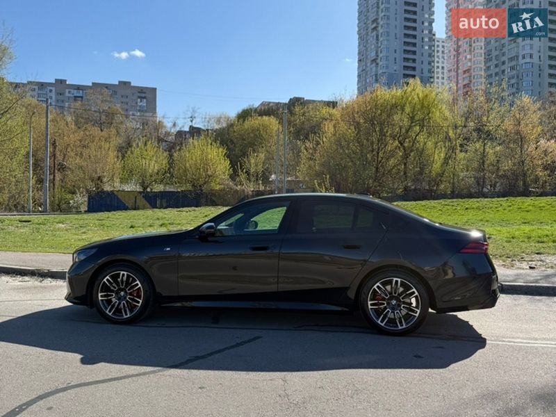 Седан BMW 5 Series 2025 в Киеве фото 33 Седан BMW 5 Series 2025 в Киеве