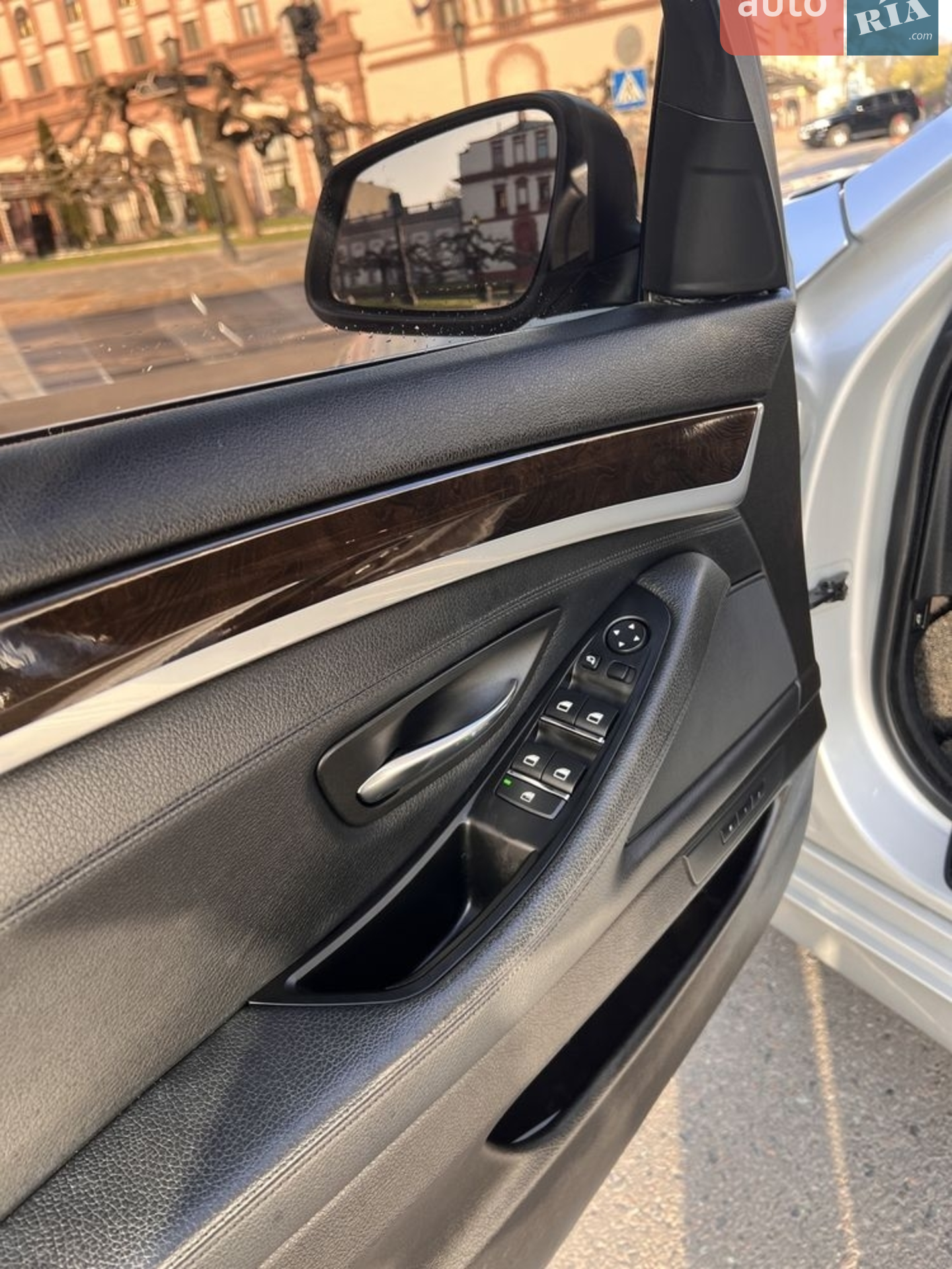 2010 BMW 5er - мініатюра 21