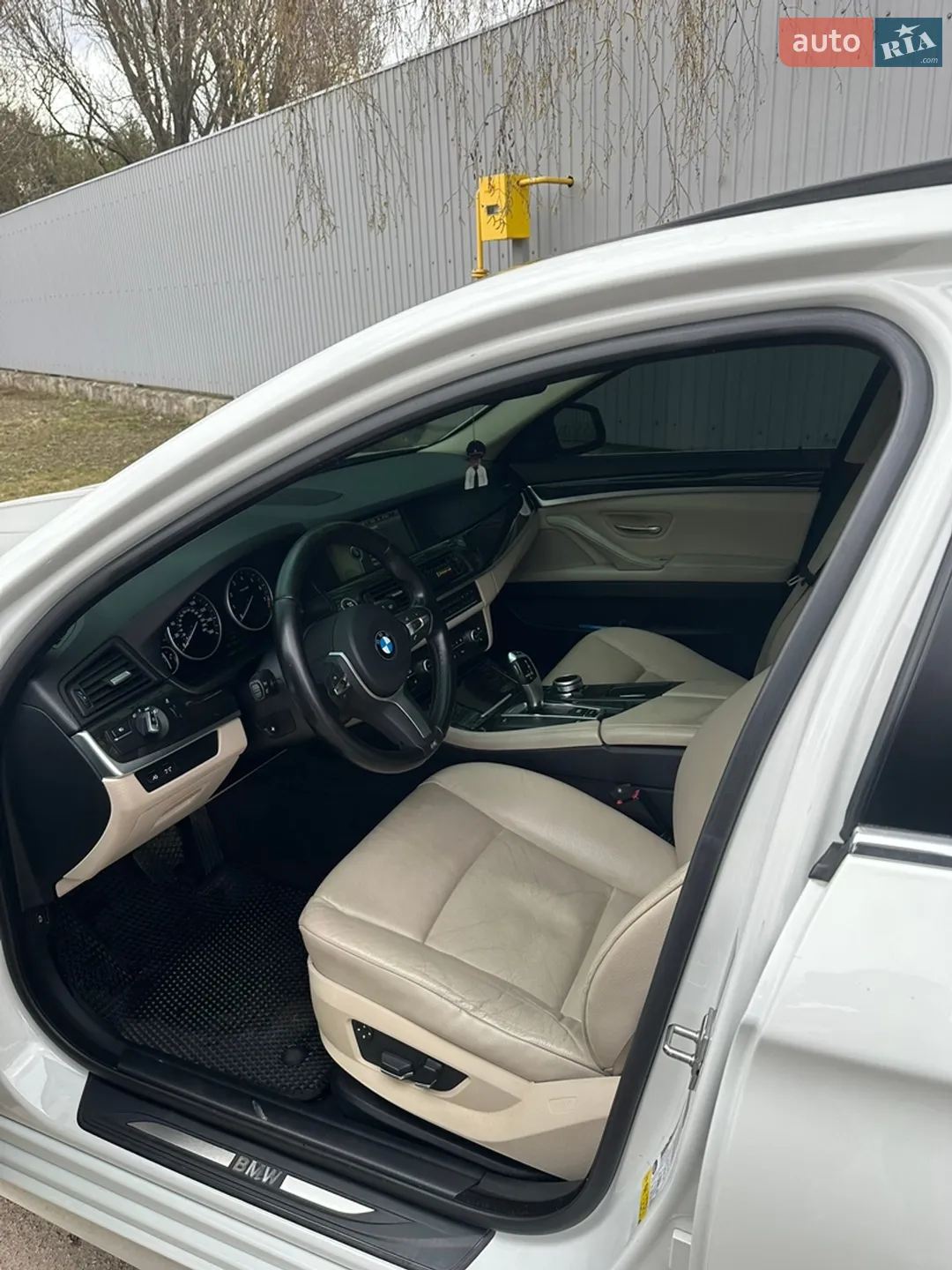 2010 BMW 5er - мініатюра 18