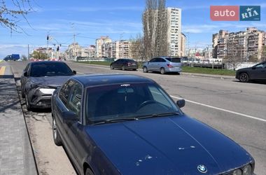 Седан BMW 5 Series 1994 в Киеве
