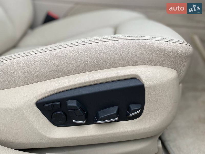 Седан BMW 5 Series 2013 в Самборе