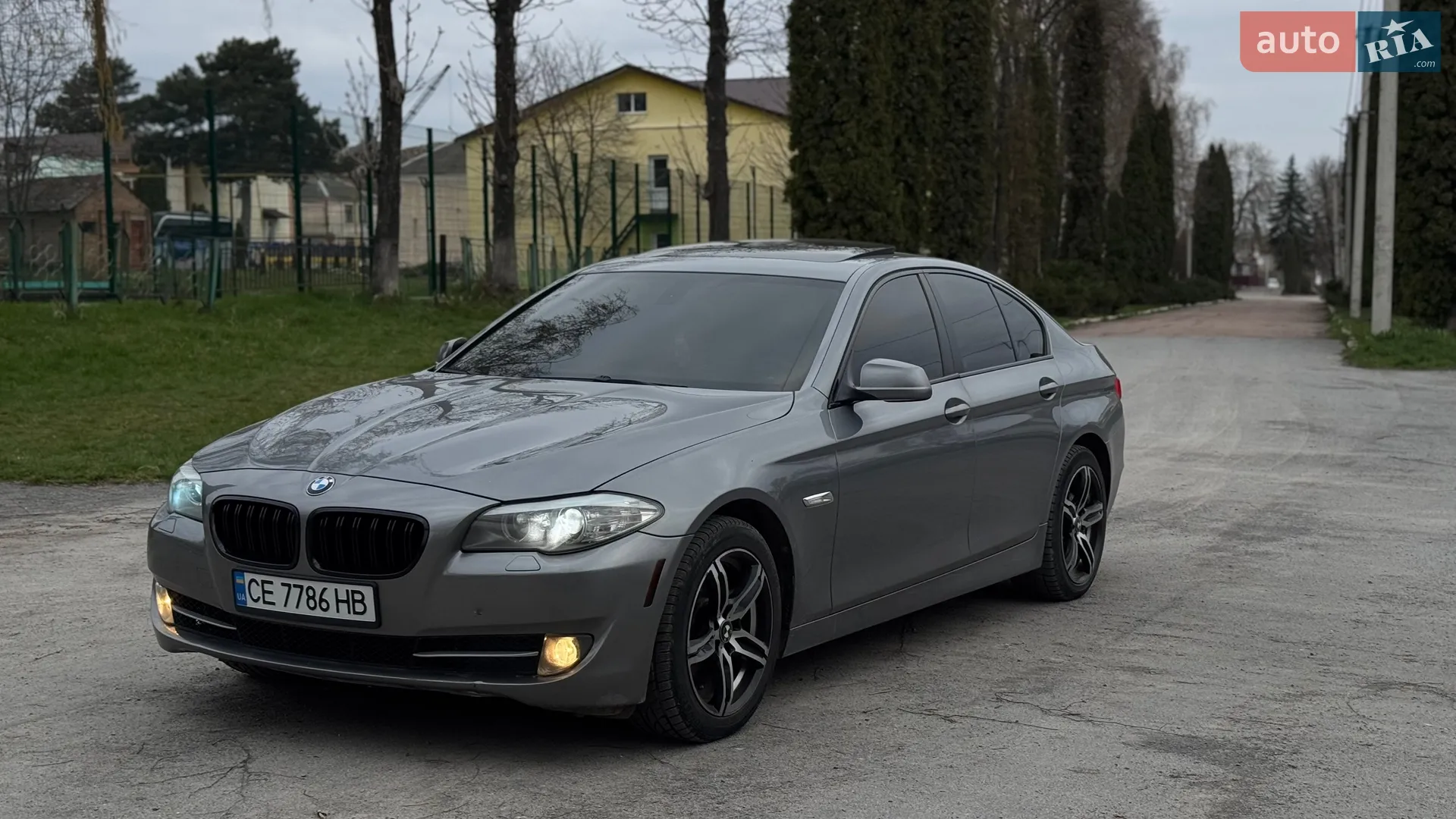2010 BMW 5er - мініатюра 2