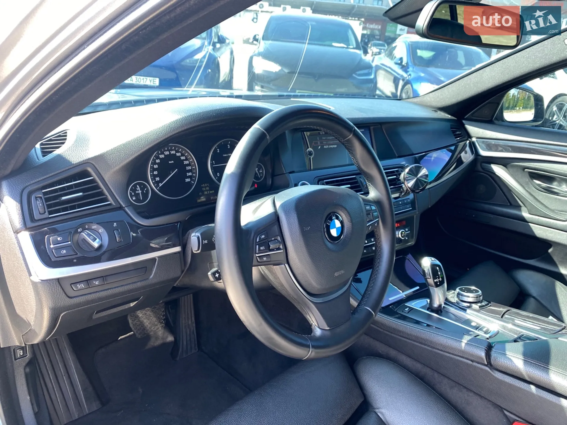 2010 BMW 5er - мініатюра 11