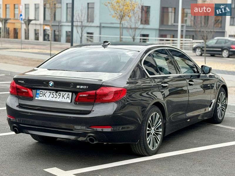 Седан BMW 5 Series 2017 в Ровно