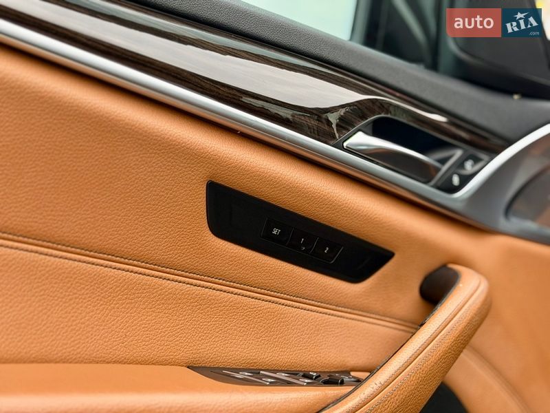 Седан BMW 5 Series 2017 в Ровно