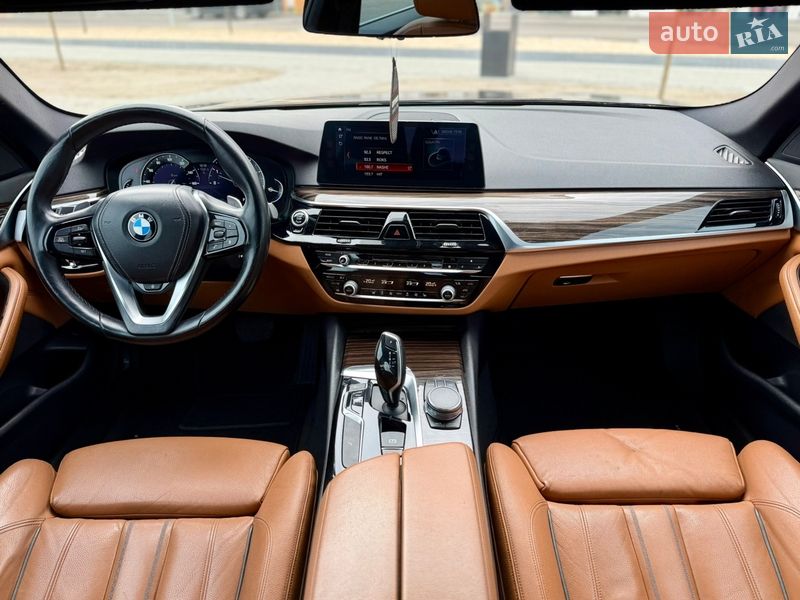 Седан BMW 5 Series 2017 в Ровно