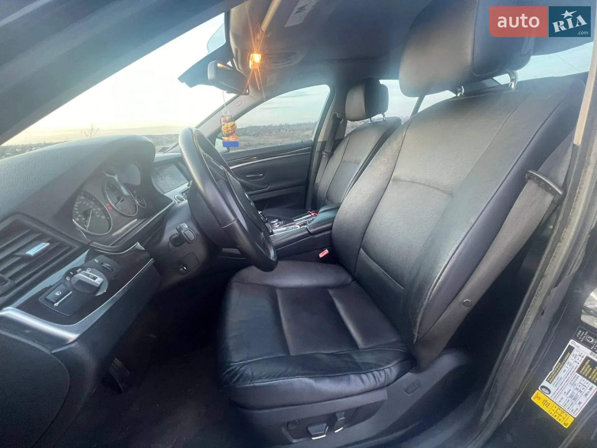 2011 BMW 5er - мініатюра 23