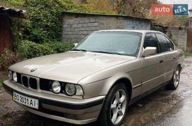 Седан BMW 5 Series 1990 в Василькове