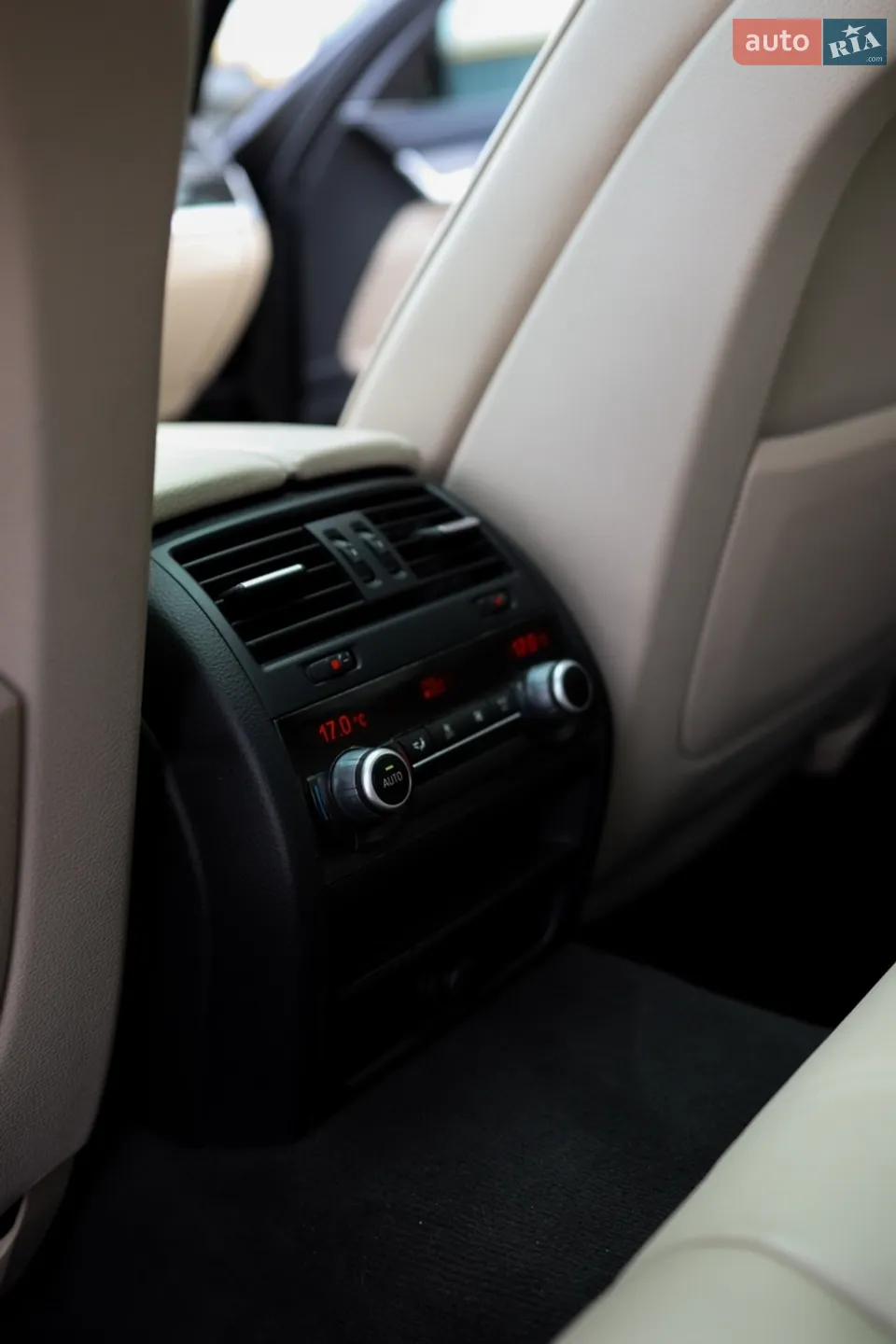 2012 BMW 5er - мініатюра 18