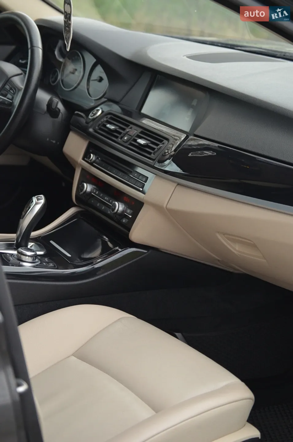2011 BMW 5er - мініатюра 9