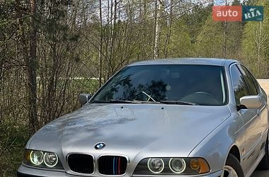 Седан BMW 5 Series 2002 в Березному