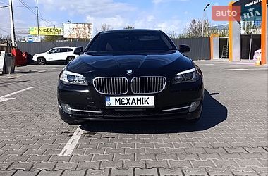 Седан BMW 5 Series 2012 в Вишневом