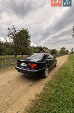 Седан BMW 5 Series 2001 в Черновцах