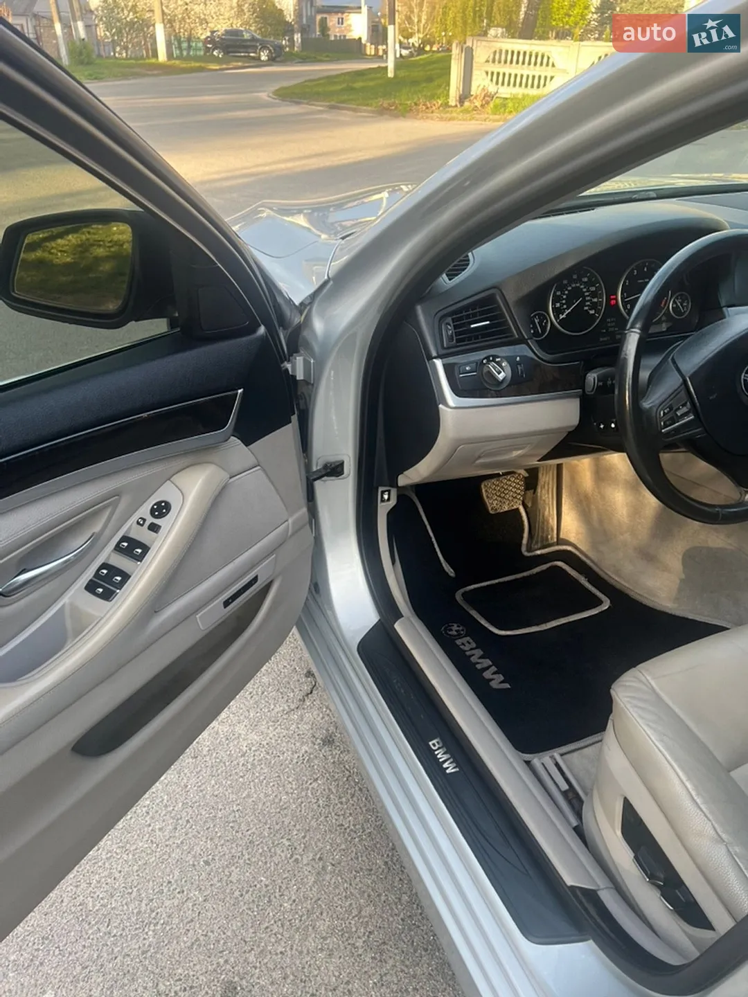 2011 BMW 5er - мініатюра 10