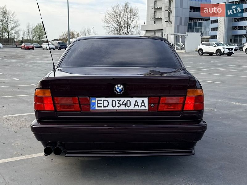 Седан BMW 5 Series 1994 в Киеве