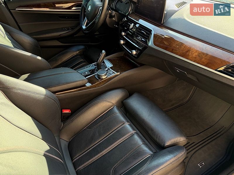 Седан BMW 5 Series 2018 в Стрию