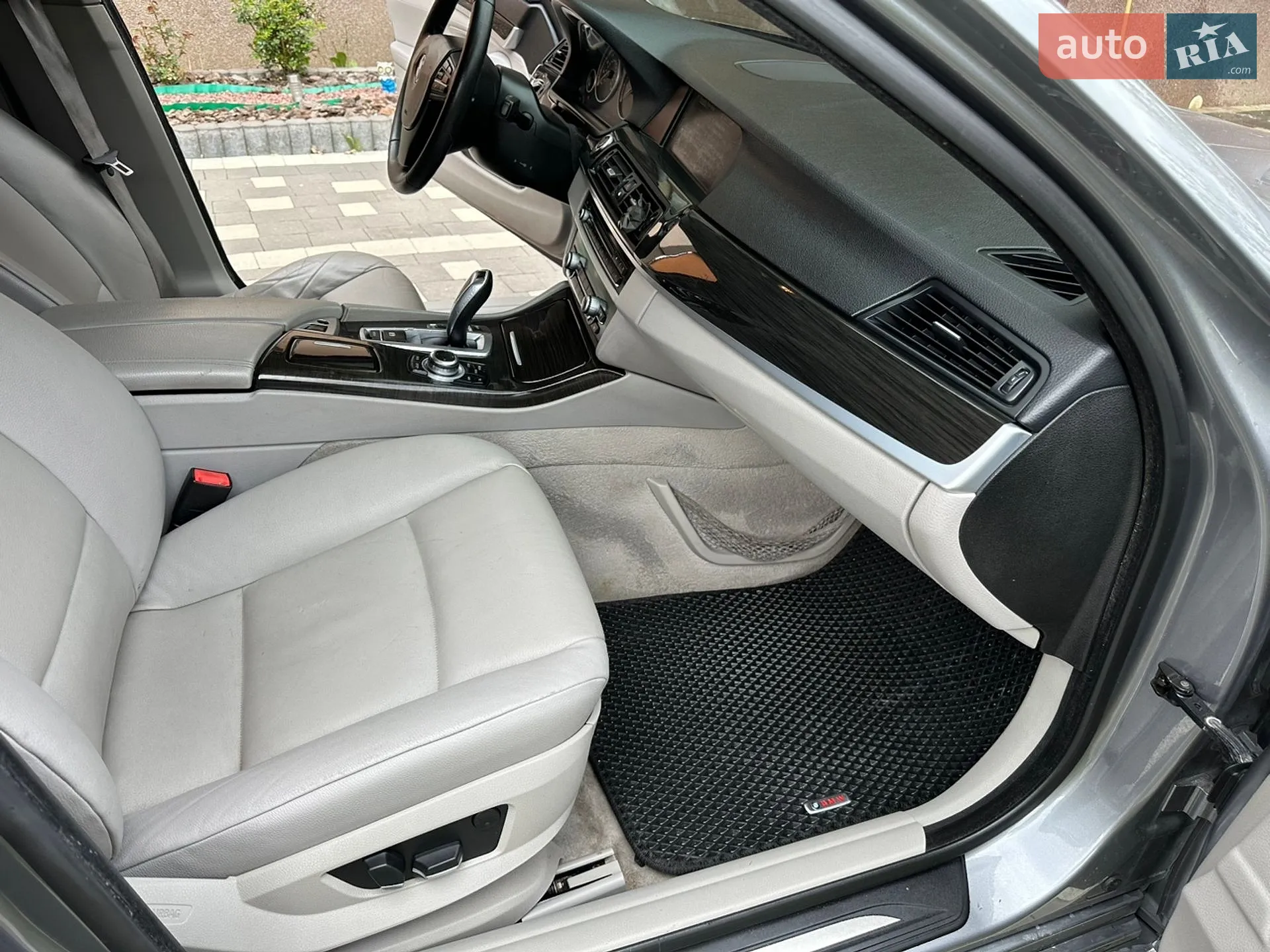 2012 BMW 5er - мініатюра 23
