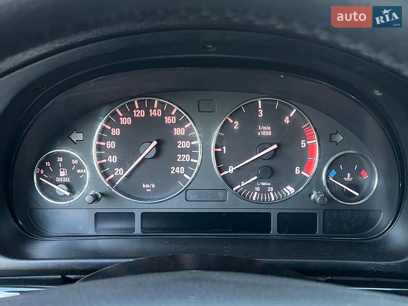 Седан BMW 5 Series 2002 в Дубно
