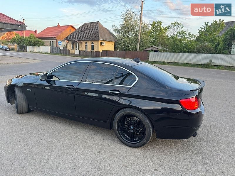 Седан BMW 5 Series 2011 в Тересве