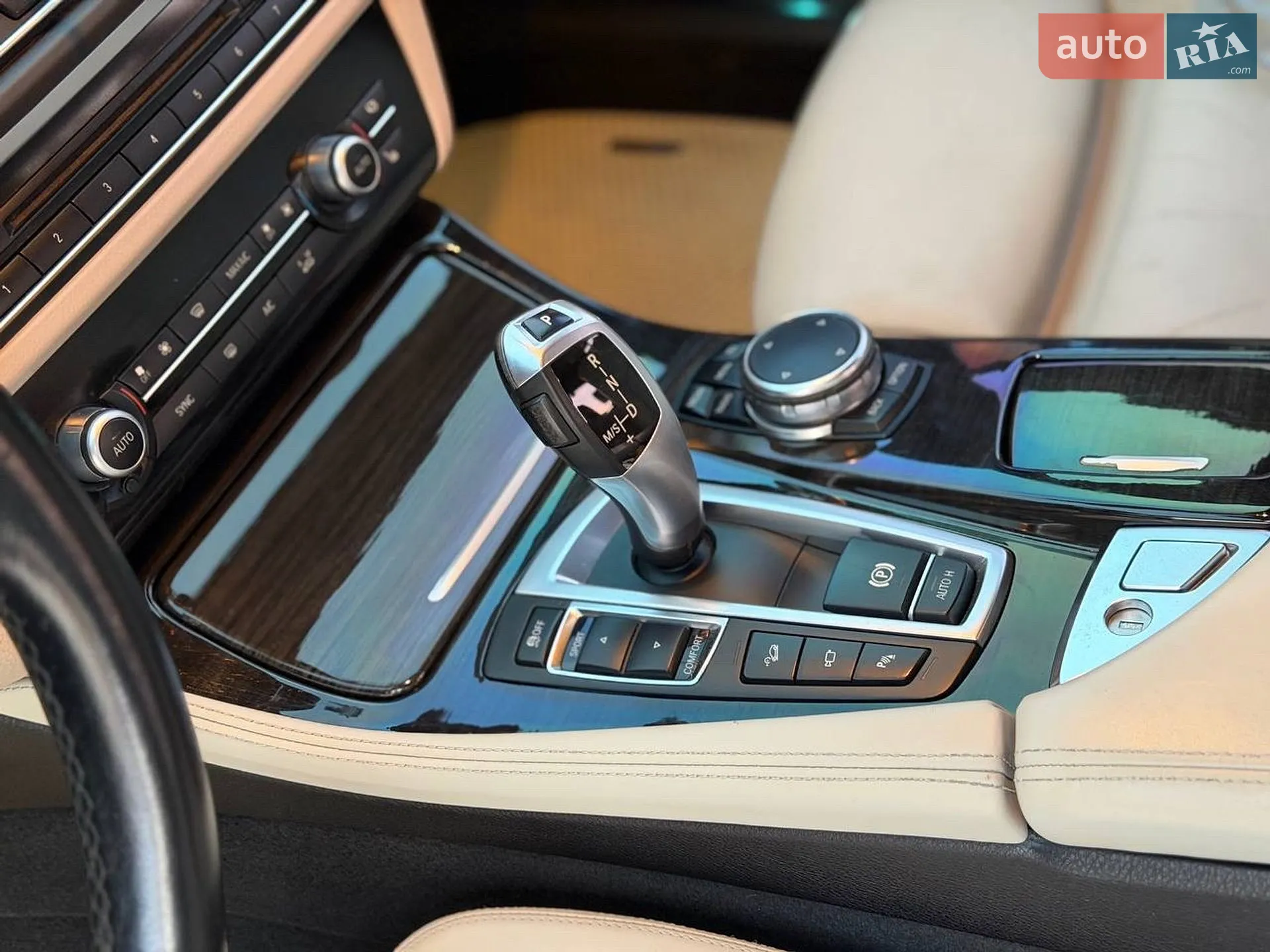 2015 BMW 5er - мініатюра 18