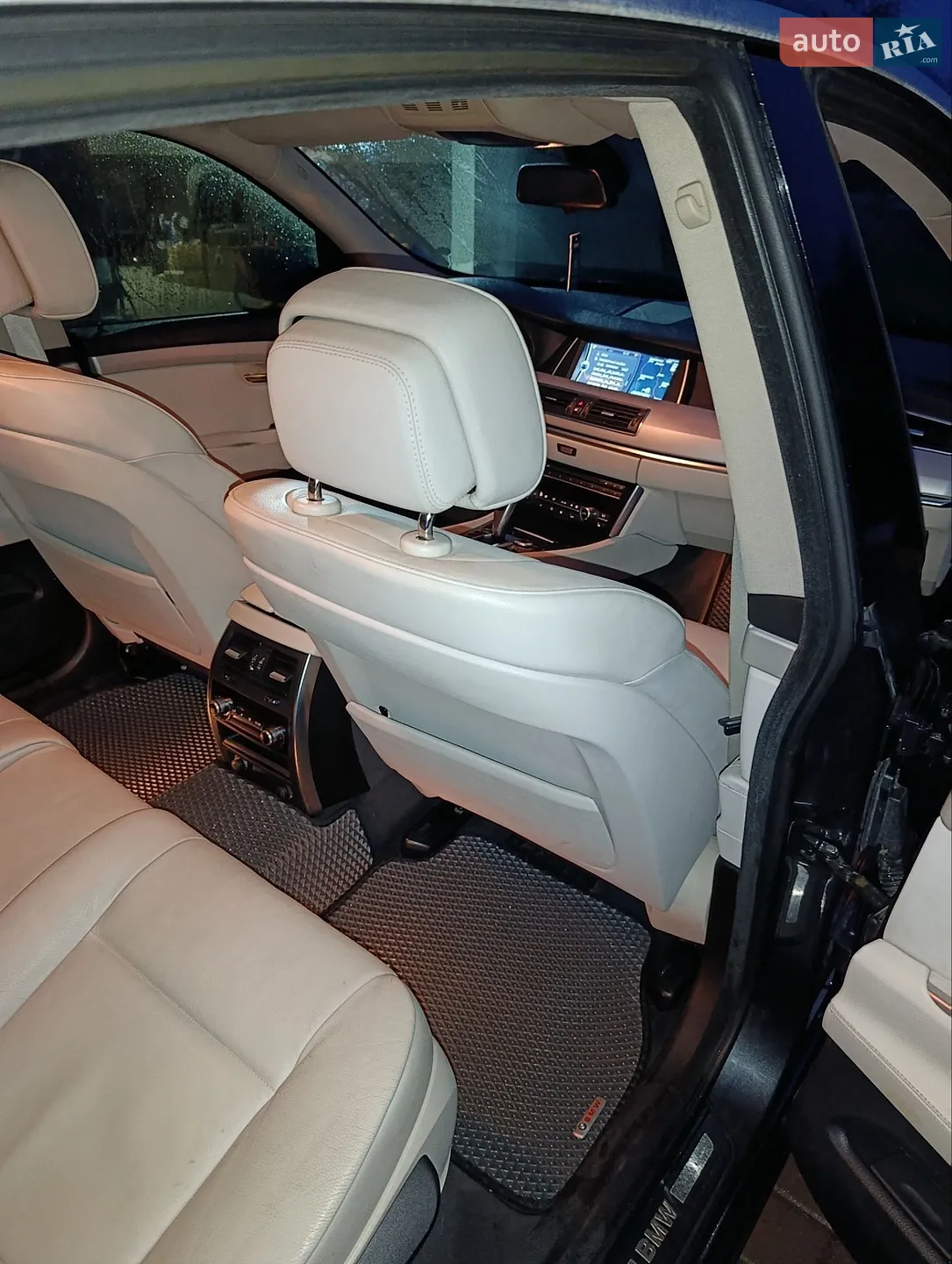 2010 BMW 5er - мініатюра 6