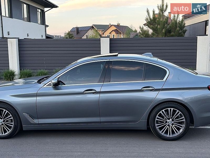 Седан BMW 5 Series 2017 в Киеве