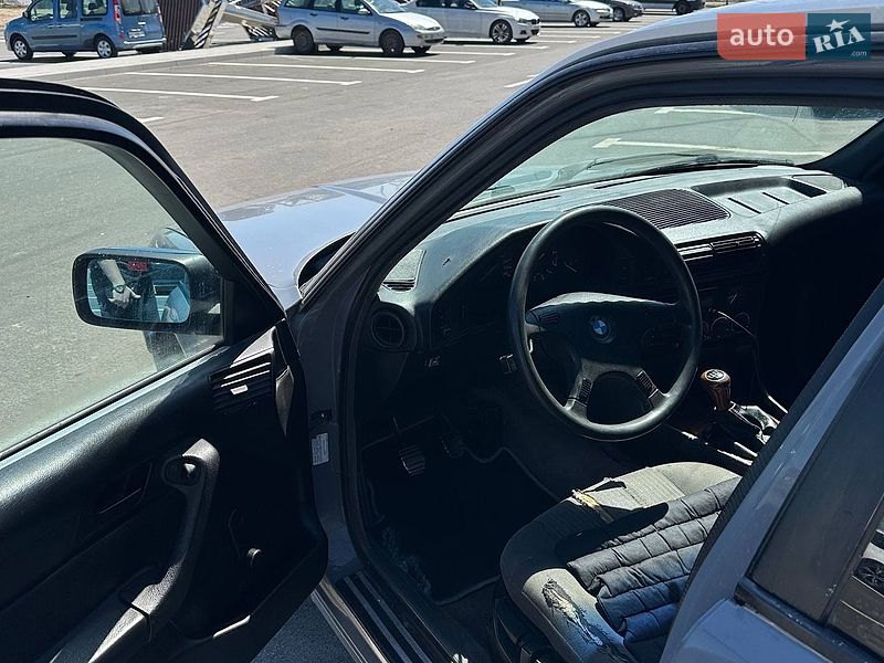 Седан BMW 5 Series 1990 в Ровно