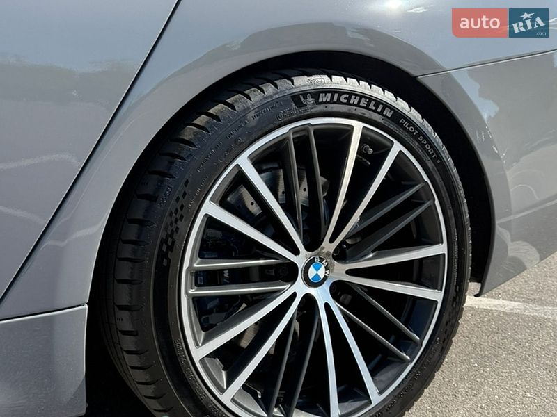 Седан BMW 5 Series 2017 в Киеве
