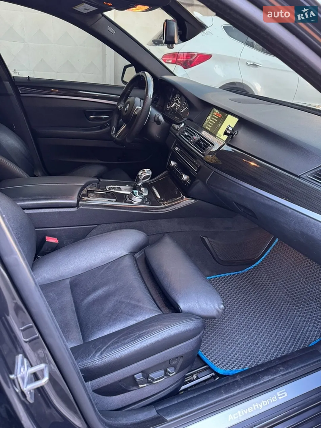 2012 BMW 5er - мініатюра 12