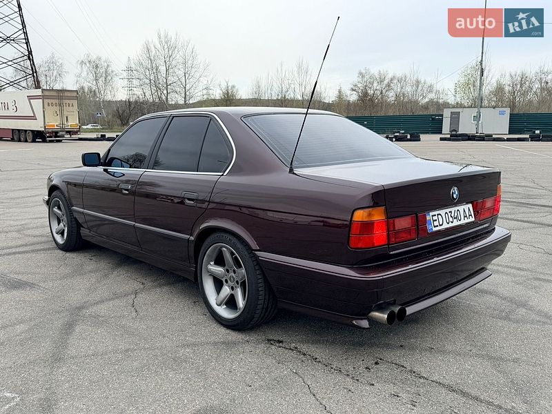 Седан BMW 5 Series 1994 в Киеве