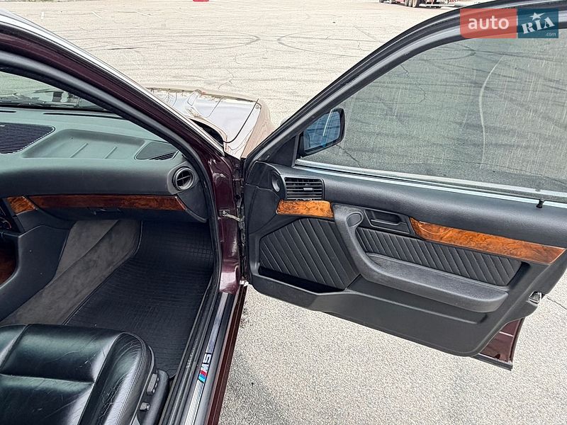 Седан BMW 5 Series 1994 в Киеве