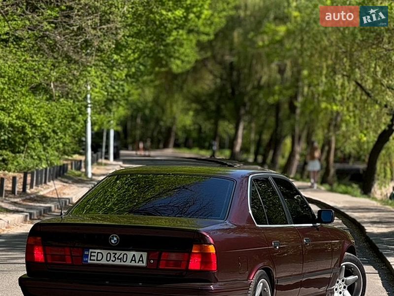 Седан BMW 5 Series 1994 в Киеве