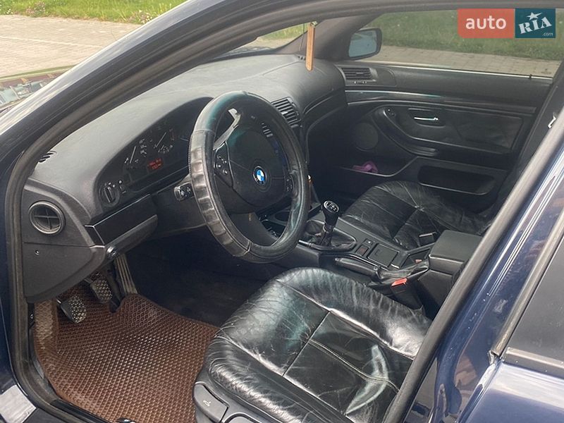 Седан BMW 5 Series 2001 в Владимире
