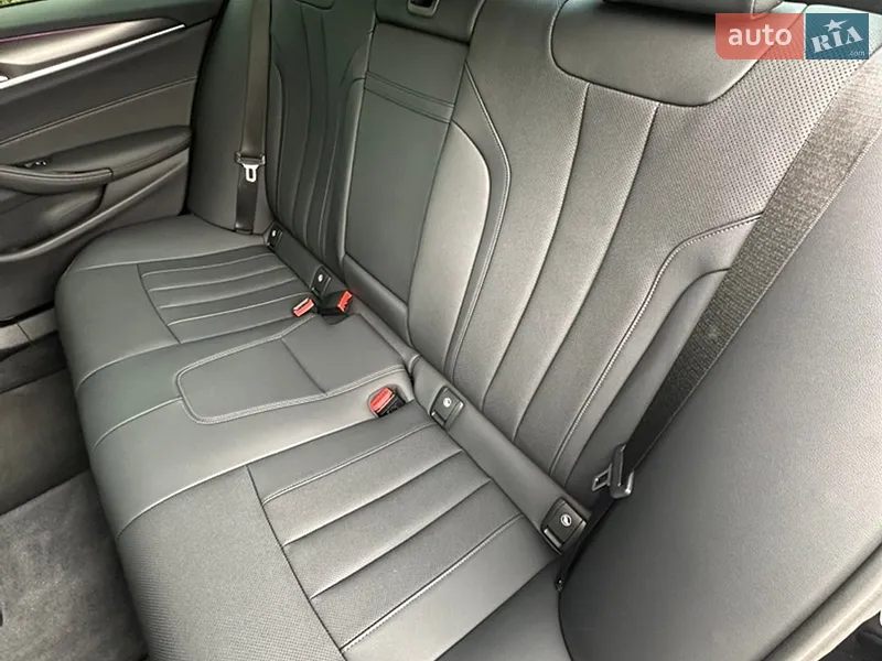 BMW 5 Series 2022 VIN WBA13AG08PCM36169 фото оголошення 28 з 102