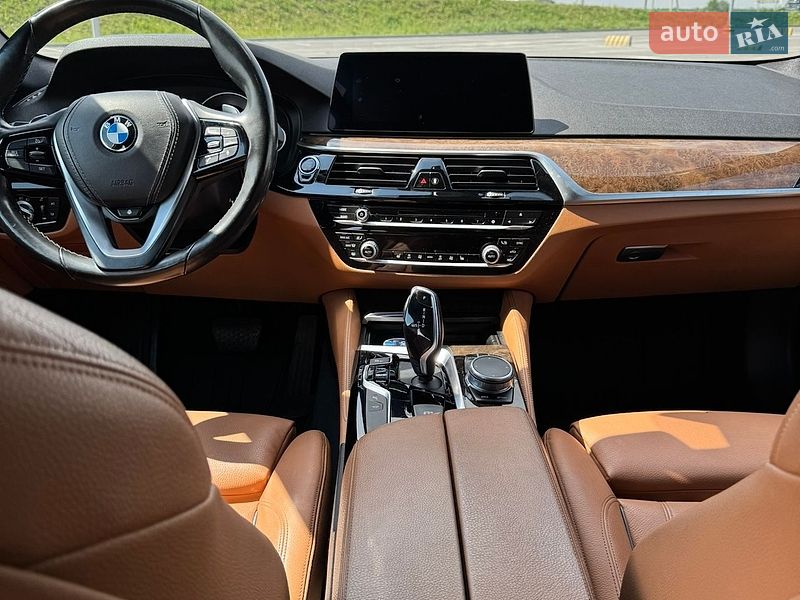 Седан BMW 5 Series 2018 в Львове