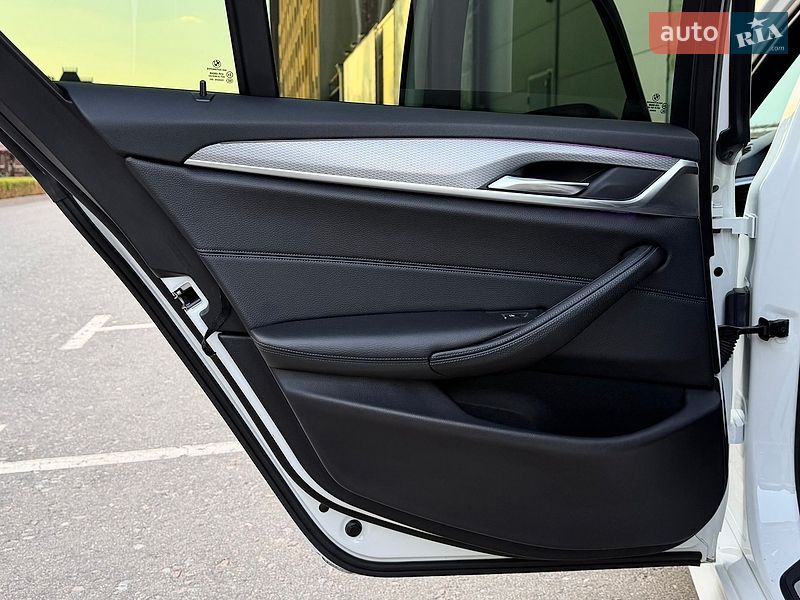 Седан BMW 5 Series 2017 в Киеве