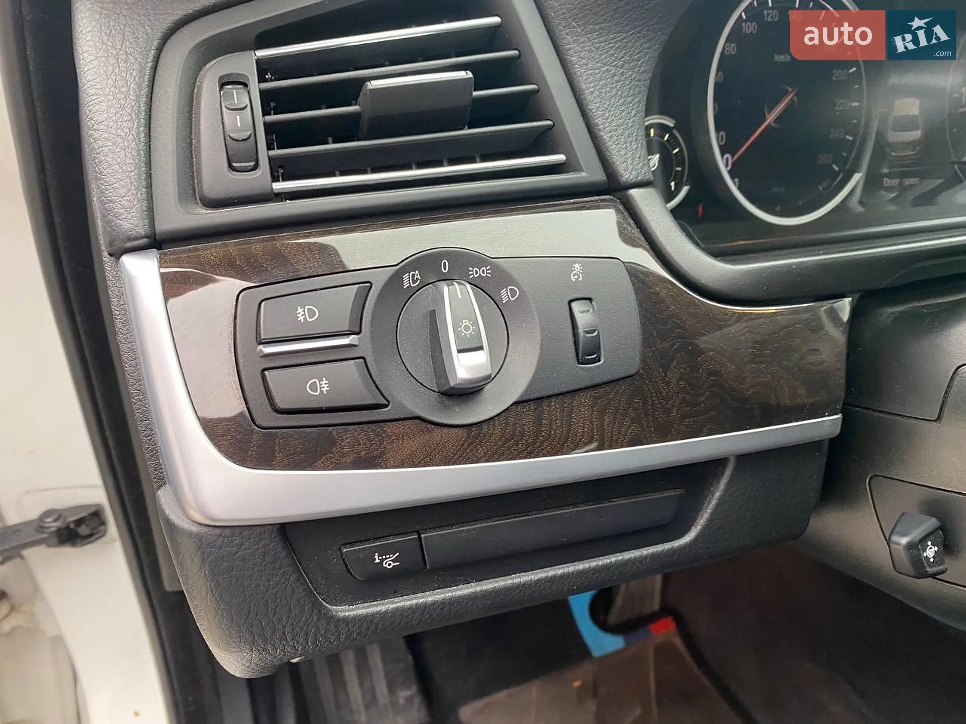2013 BMW 5er - мініатюра 11