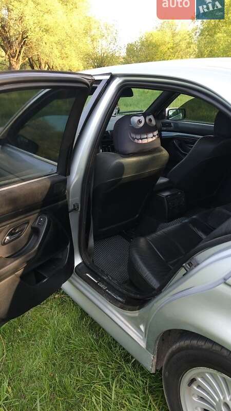 Седан BMW 5 Series 1997 в Вараше