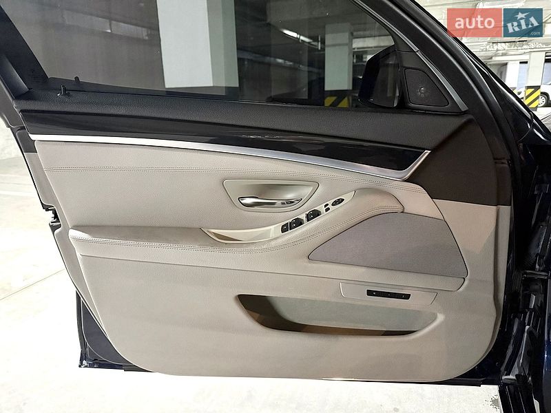 Седан BMW 5 Series 2012 в Днепре