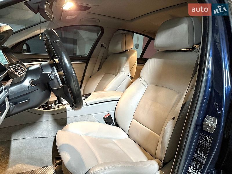 Седан BMW 5 Series 2012 в Днепре