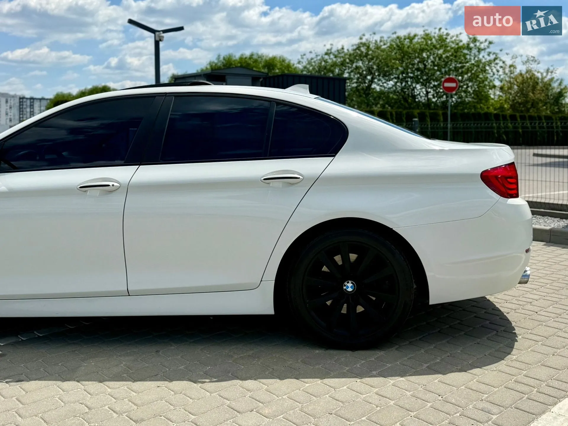 2011 BMW 5er - мініатюра 10