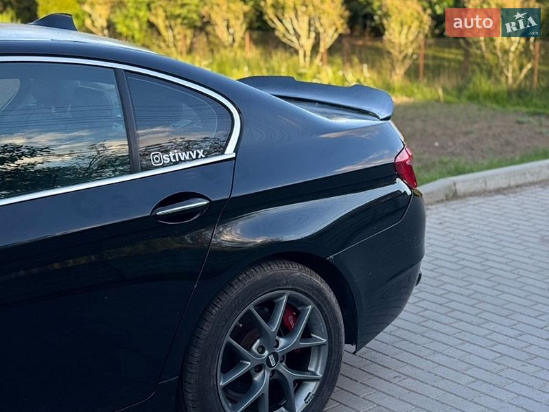 Седан BMW 5 Series 2012 в Мостиске